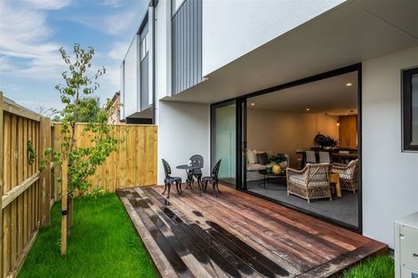 Photo of property in 10 Bishop Street, Green Bay, Auckland, 0604