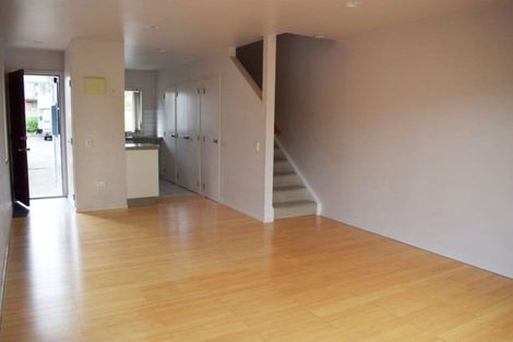 Photo of property in 10/10-26 John Jennings Drive, Oteha, Auckland, 0632