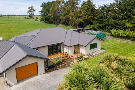 Photo of property in 152 Deans Road, Darfield, 7571