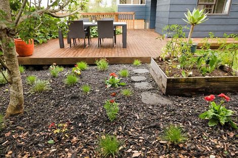 Photo of property in 2/15b Nandana Drive, Glen Eden, Auckland, 0602