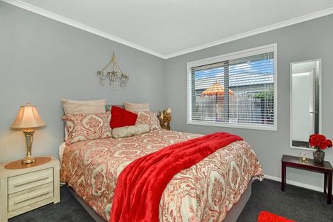 Photo of property in 23 Royal Crescent, Papamoa, 3118