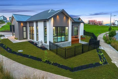 Photo of property in 8 Evergreen Parade, Rosehill, 2113