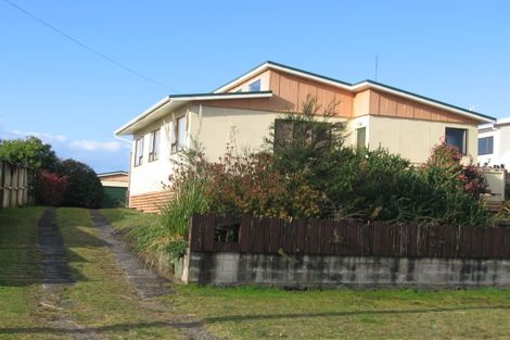Photo of property in 404 Linton Crescent, Whangamata, 3620