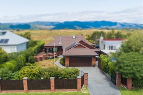 Photo of property in 58 Golf Road, Paraparaumu Beach, Paraparaumu, 5032