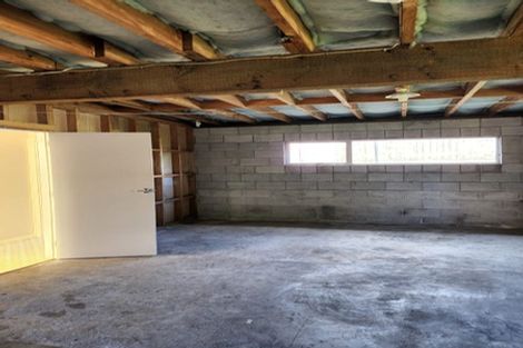 Photo of property in 2/35 Paramu Avenue, Birkdale, Auckland, 0626