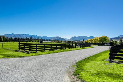 Photo of property in 16 Little Orchard Way, Wanaka, 9382