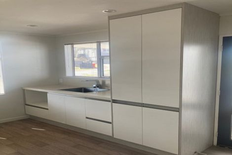 Photo of property in 8 Yemen Place, Ascot Park, Porirua, 5024