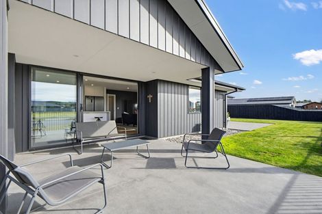 Photo of property in 33 Claremont Crescent, Amberley, 7410