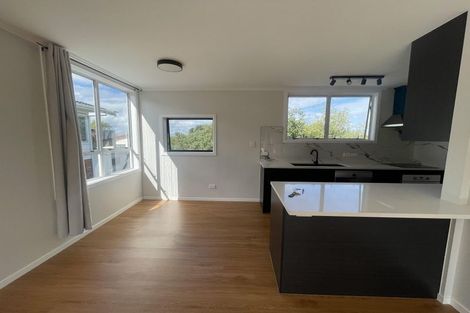 Photo of property in 22 Edgeworth Road, Glenfield, Auckland, 0629