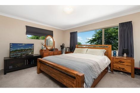 Photo of property in 2 Lysaght Place, Welcome Bay, Tauranga, 3112