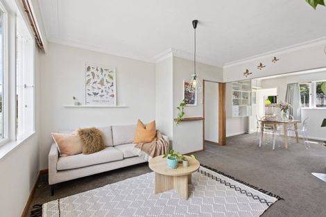 Photo of property in 44 Savoy Road, Glen Eden, Auckland, 0602