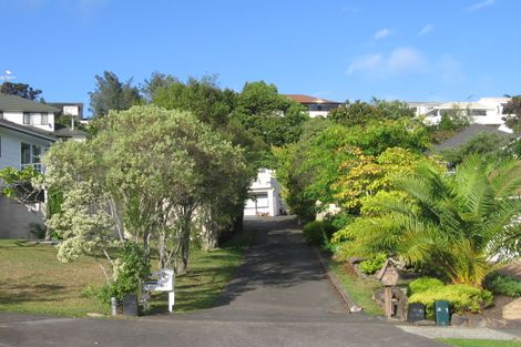 Photo of property in 211 Chelsea View Drive, Chatswood, Auckland, 0626