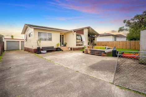 Photo of property in 25 Dissmeyer Drive, Clover Park, Auckland, 2019