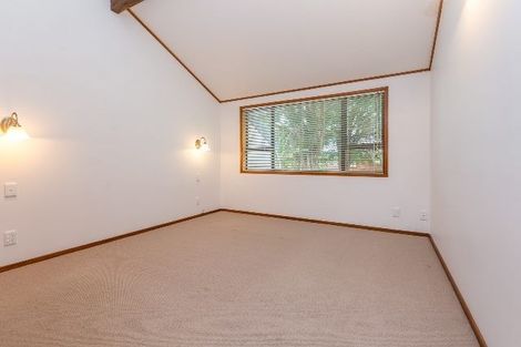 Photo of property in 5 Totara Grove, Hillcrest, Auckland, 0627