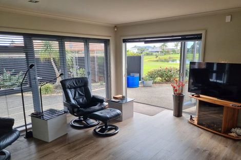 Photo of property in 35 Barbados Way, One Tree Point, 0118