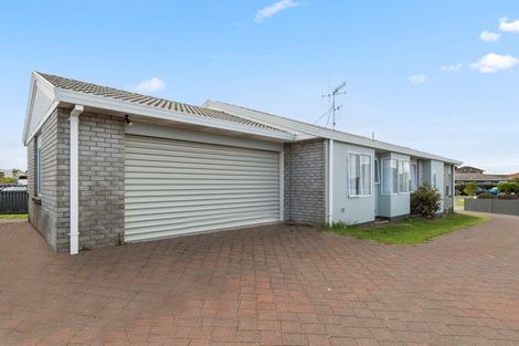 Photo of property in 28 Balmacewen Place, Mount Maunganui, 3116