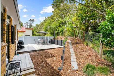 Photo of property in 84a/1 Avonleigh Road, Green Bay, Auckland, 0604