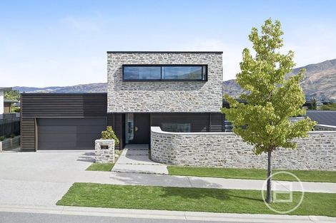 Photo of property in 34 Minaret Ridge, Wanaka, 9305