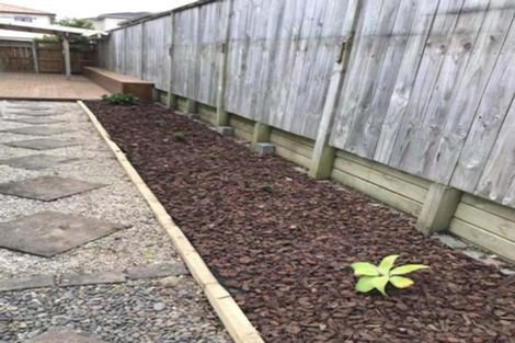 Photo of property in 2 Lorenzo Way, Flat Bush, Auckland, 2016