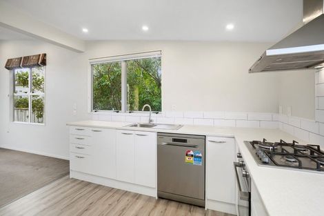 Photo of property in 7a Shortland Street, Khandallah, Wellington, 6035