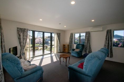 Photo of property in 526 Mairehau Road, Parklands, Christchurch, 8083