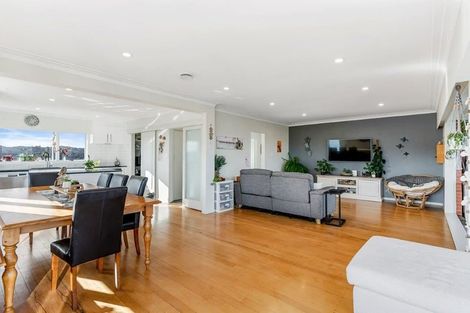 Photo of property in 8 Hillcrest Road, Hatfields Beach, Orewa, 0931