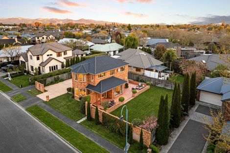 Photo of property in 64 Willowview Drive, Redwood, Christchurch, 8051