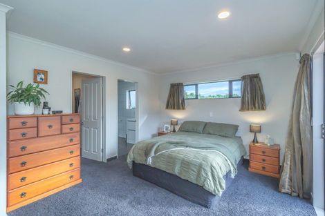 Photo of property in 66 Pohutukawa Drive, Levin, 5571