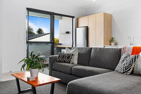 Photo of property in 3/2 Frances Bryers Road, Hobsonville, Auckland, 0616