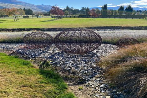 Photo of property in 14 Little Orchard Way, Wanaka, 9382