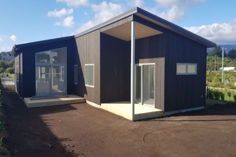 Photo of property in 3 Mirek Street, Waikanae, 5036