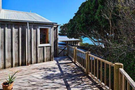 Photo of property in 21 Wellington Road, Paekakariki, 5034