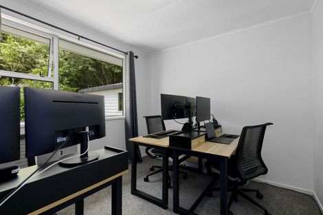 Photo of property in 7 Waipuna Grove, Stokes Valley, Lower Hutt, 5019