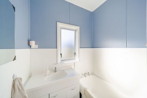 Photo of property in 10 Bibby Street, Waipawa, 4210