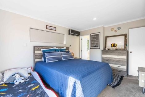 Photo of property in 57 Magic Way, Randwick Park, Auckland, 2105