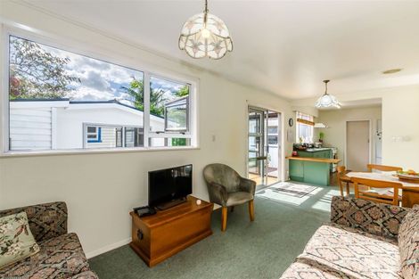 Photo of property in 15 Te Miti Street, Paekakariki, 5034