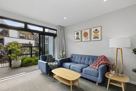 Photo of property in 5 Glen Evans Crescent, Fairfield, Lower Hutt, 5011