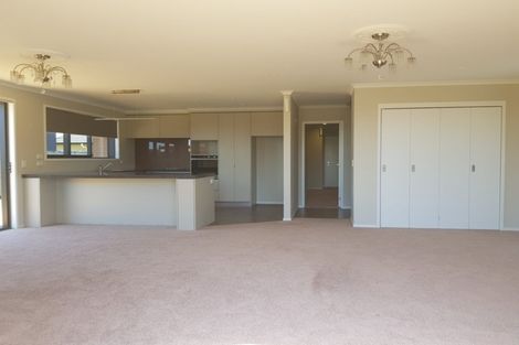 Photo of property in 18 Keene Drive, Bell Block, New Plymouth, 4312