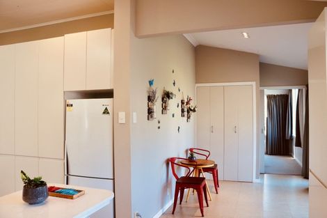 Photo of property in 122 The Parade, Island Bay, Wellington, 6023