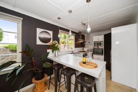 Photo of property in 191 Tukapa Street, Westown, New Plymouth, 4310