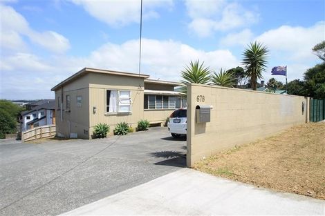 Photo of property in 678 East Coast Road, Pinehill, Auckland, 0630