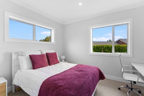 Photo of property in 9 Lamont Place, Waikanae, 5036