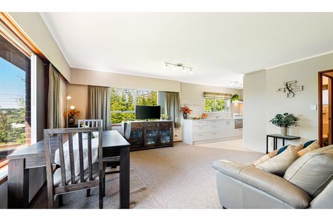 Photo of property in 27 Faith Bullock Place, New Lynn, Auckland, 0600