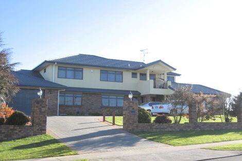 Photo of property in 2 Bramley Drive, Rototuna, Hamilton, 3210