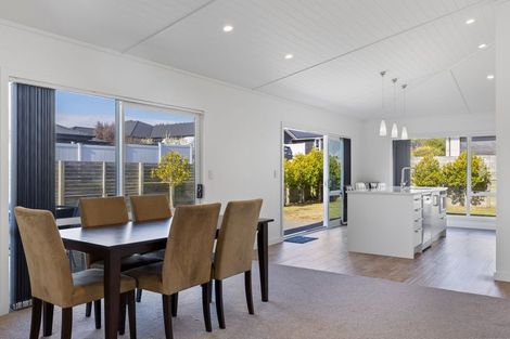 Photo of property in 14 Windsor Street, Richmond Heights, Taupo, 3330