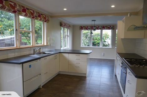 Photo of property in 13 Magdalen Street, Tawa, Wellington, 5028