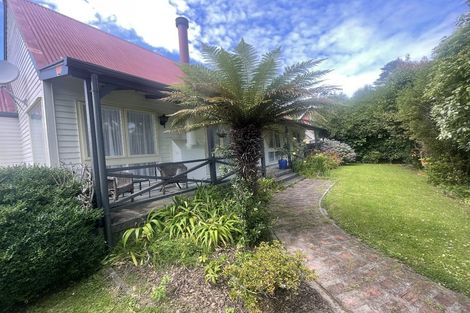 Photo of property in 3 Mcenroe Grove, Naenae, Lower Hutt, 5011