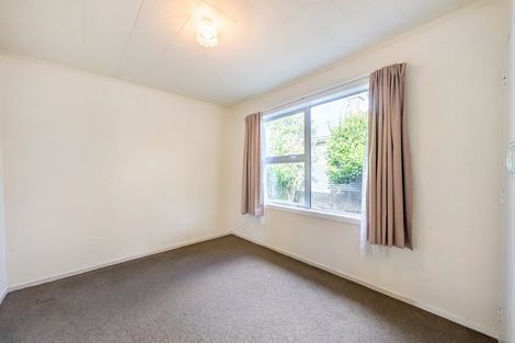 Photo of property in 2/24 Bell Street, Tawa, Wellington, 5028