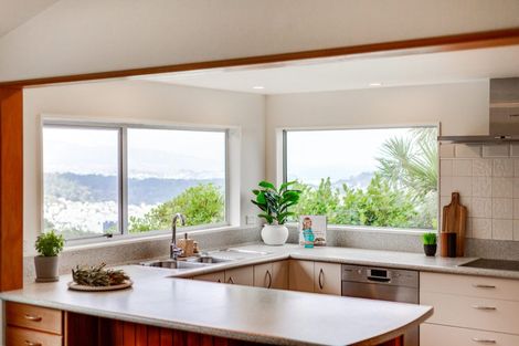Photo of property in 4 Flint Way, Northland, Wellington, 6012
