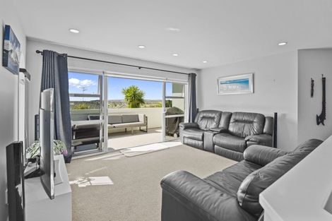 Photo of property in 1159 Whangaparaoa Road, Gulf Harbour, Whangaparaoa, 0930